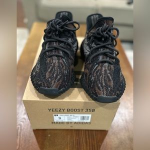 Yezzy 350 Boost V2 MX-ROCK